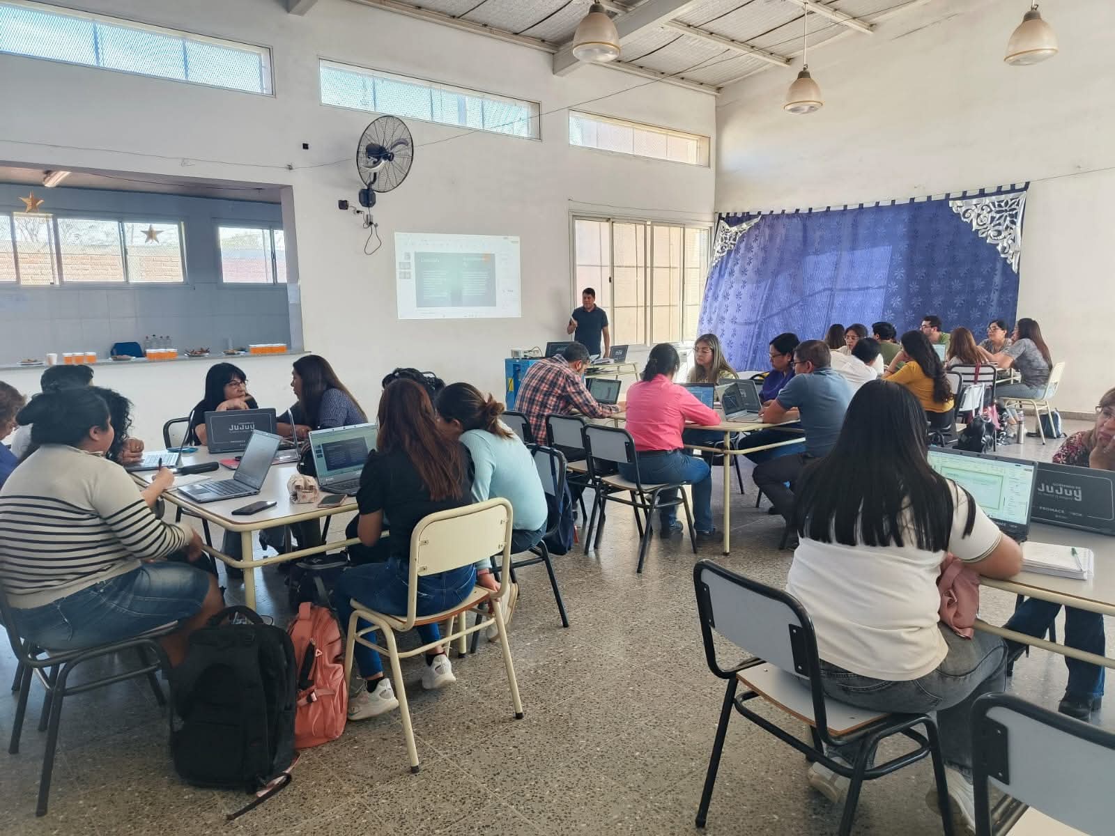 Docentes se capacitaron en la creación de Revistas Digitales Educativas ...